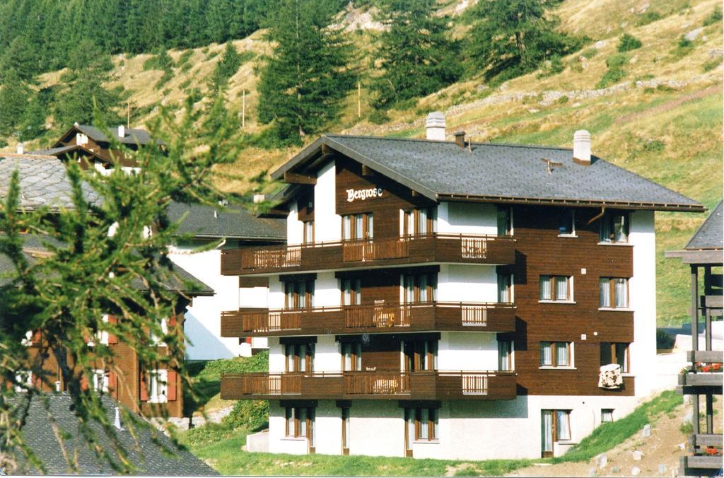 Apartments Bergrose Saas Fee Pokoj fotografie