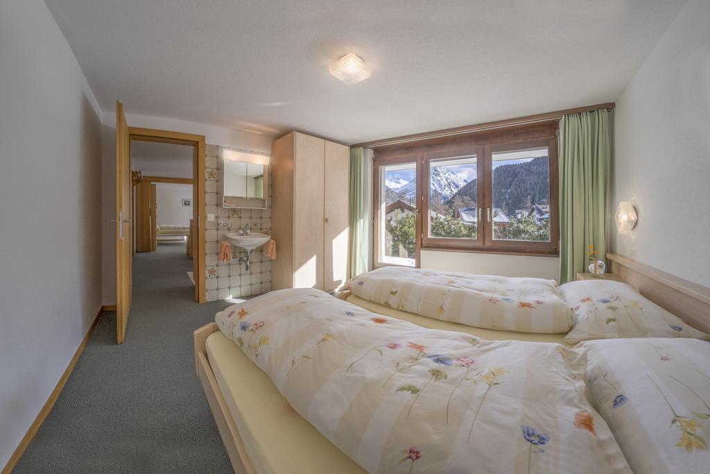 Apartments Bergrose Saas Fee Pokoj fotografie
