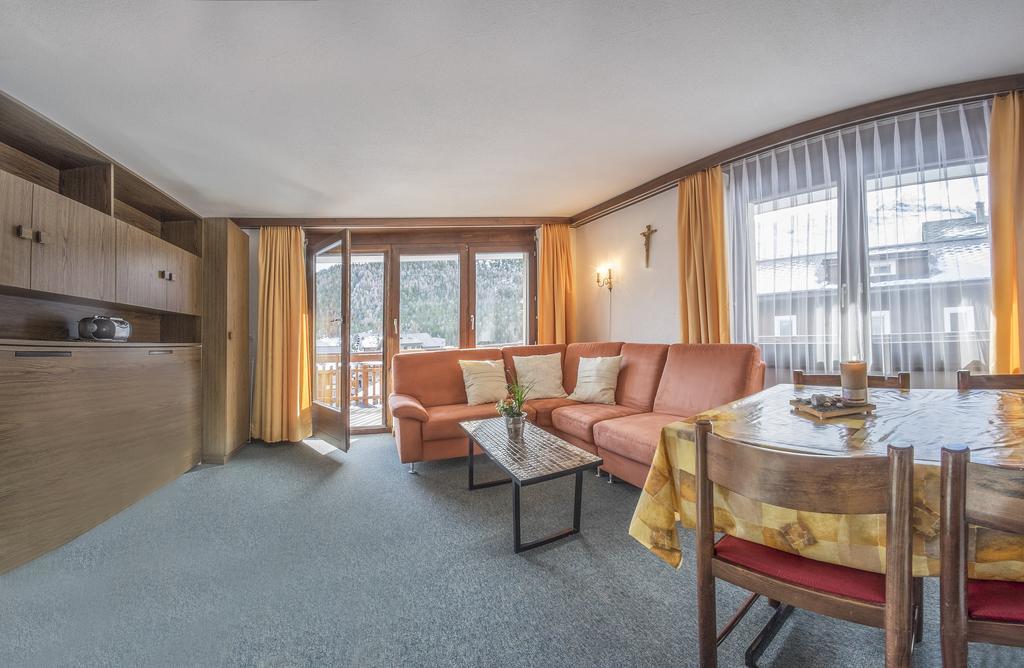 Apartments Bergrose Saas Fee Pokoj fotografie